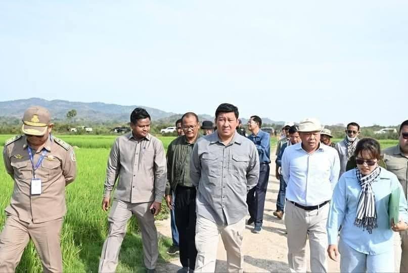 ឯកឧត្តម សាយ សំអាល់ ចុះពិនិត្យវឌ្ឍនភាពកសិកម្មដីតំបន់៣បឹងទន្លេសាប