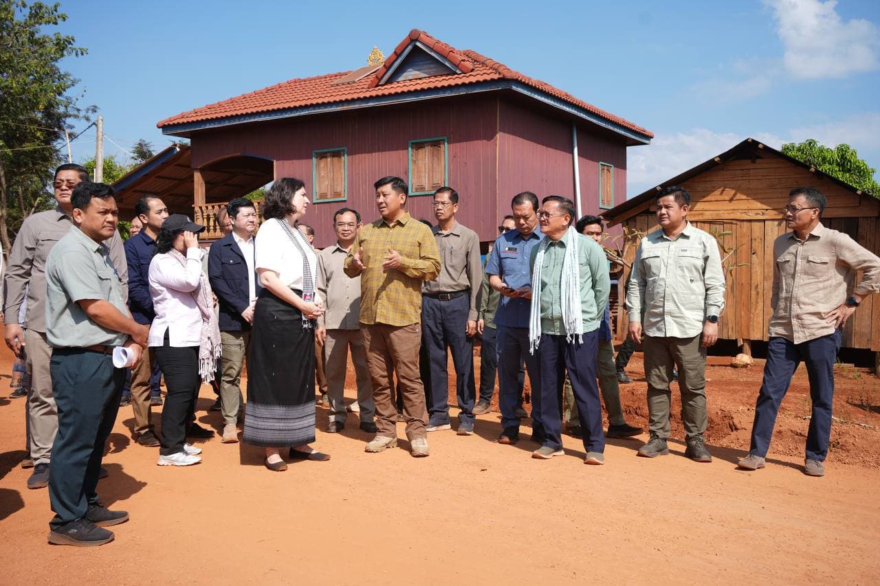 ការអញ្ជើញចុះពិនិត្យសមិទ្ធិផលនៅសហគមន៍ជនជាតិភាគតិច