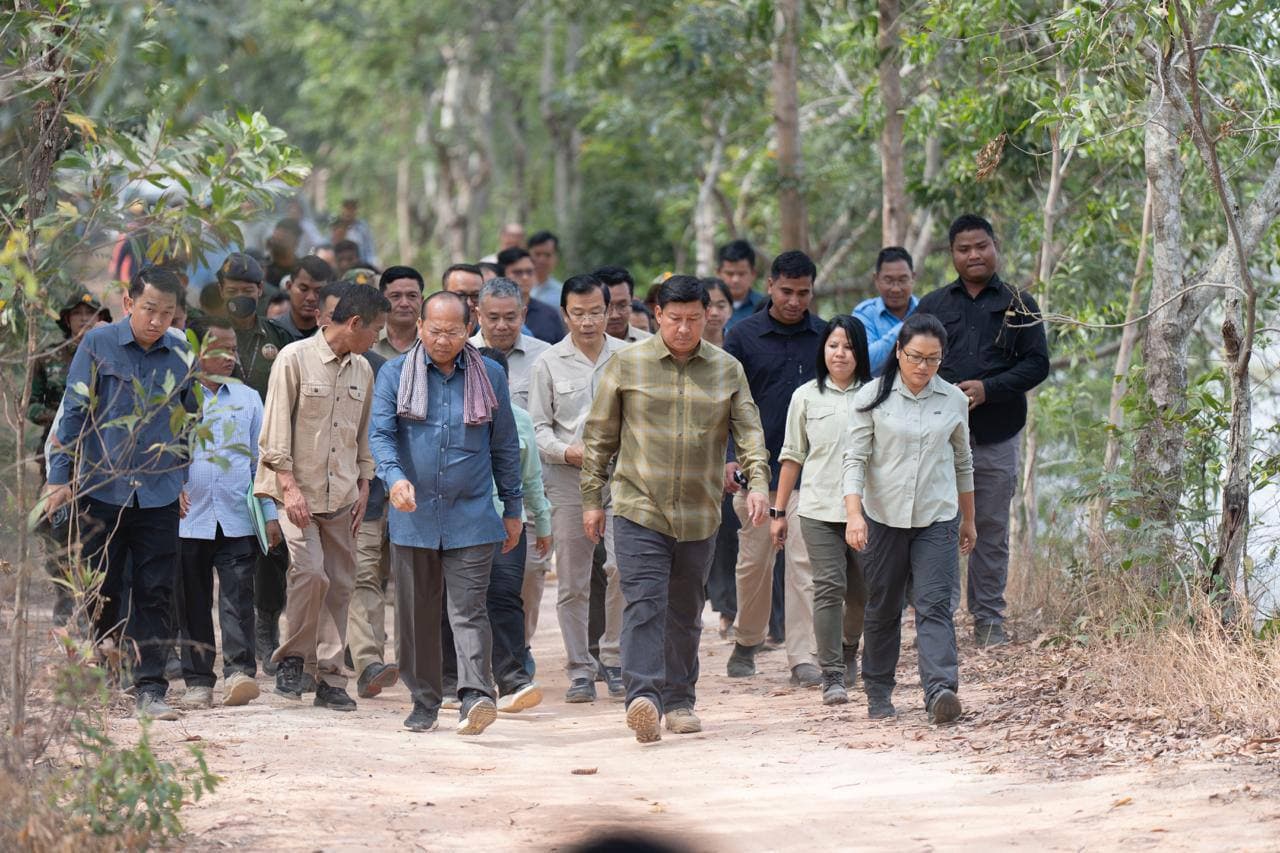 ក្រុមការងាររាជរដ្ឋាភិបាលចុះមូលដ្ឋានខេត្តកំពត បានចុះជួបសាកសួរសុខទុក្ខបងប្អូនប្រជាជនតាមមូលដ្ឋាន