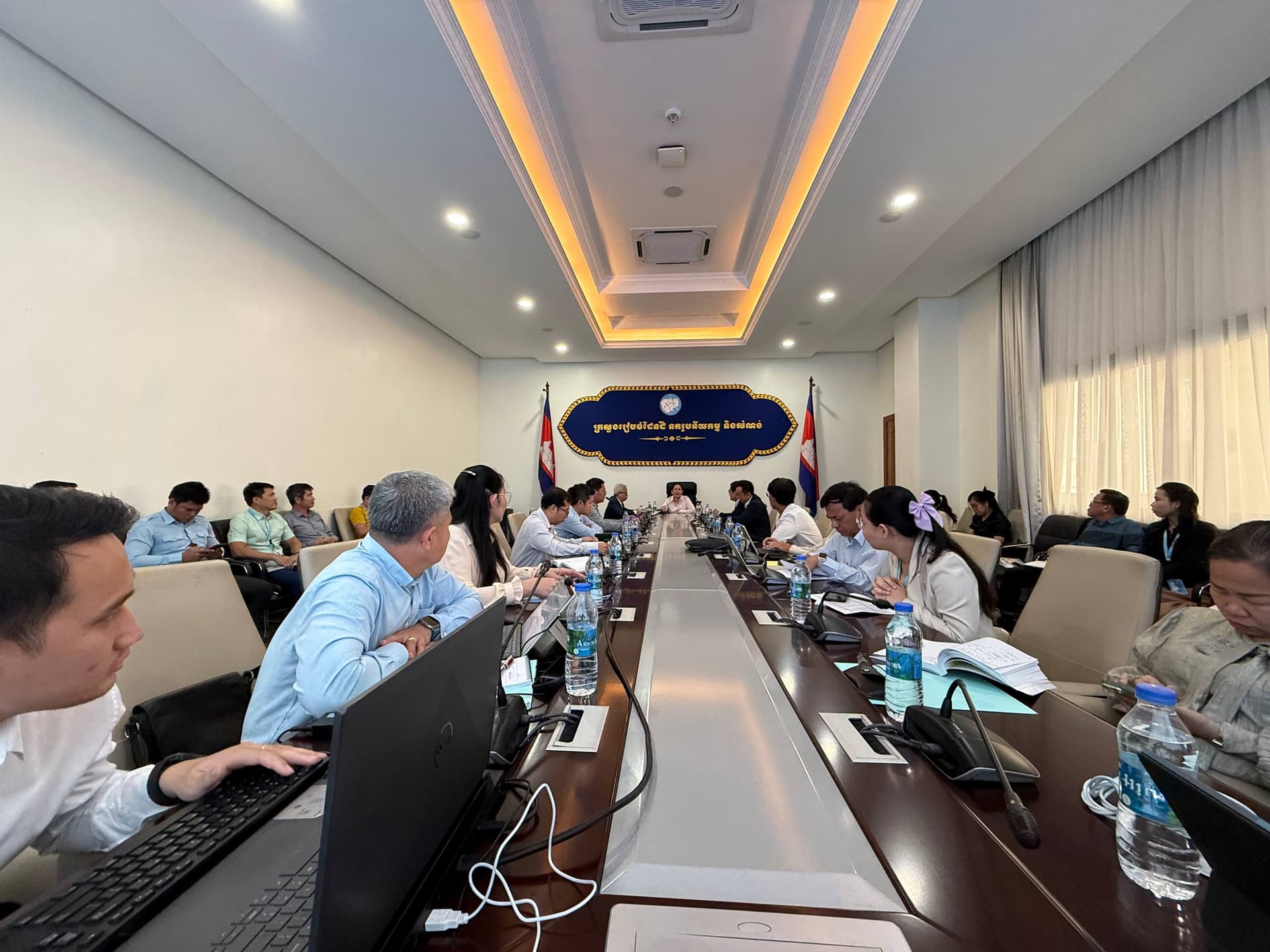 លោកជំទាវ សេង សុមេត្តា អញ្ជើញដឹកនាំកិច្ចប្រជុំពិភាក្សាលើការងារកែសម្រួលរចនាសម្ព័ន្ធកម្មវិធី និងអង្គភាពថវិកា