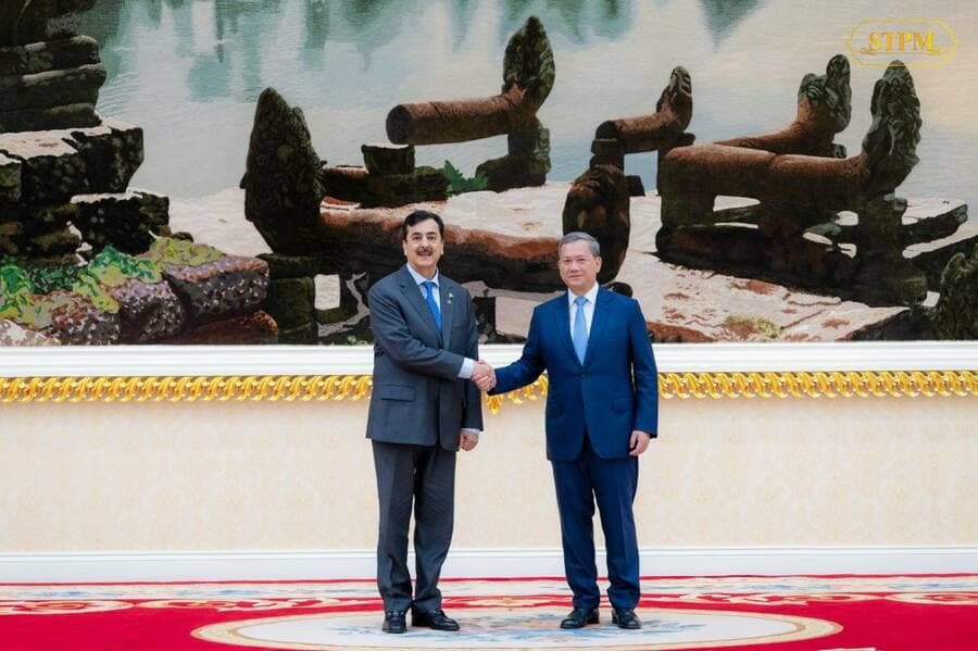 សម្តេចធិបតី ហ៊ុន ម៉ាណែត ជួបពិភាក្សាការងារជាមួយប្រធានព្រឹទ្ធសភាប៉ាគីស្ថាន នៅវិមានសន្តិភាព