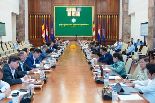 ក្រុមការងាររាជរដ្ឋាភិបាលចុះមូលដ្ឋានបានធ្វើការកំណត់ទីតាំង ដែលគ្រោងរៀបចំផែនការស្ដារយកអាចម៍ដី ស្តារប្រឡាយ ព្រែក និងស្រះ