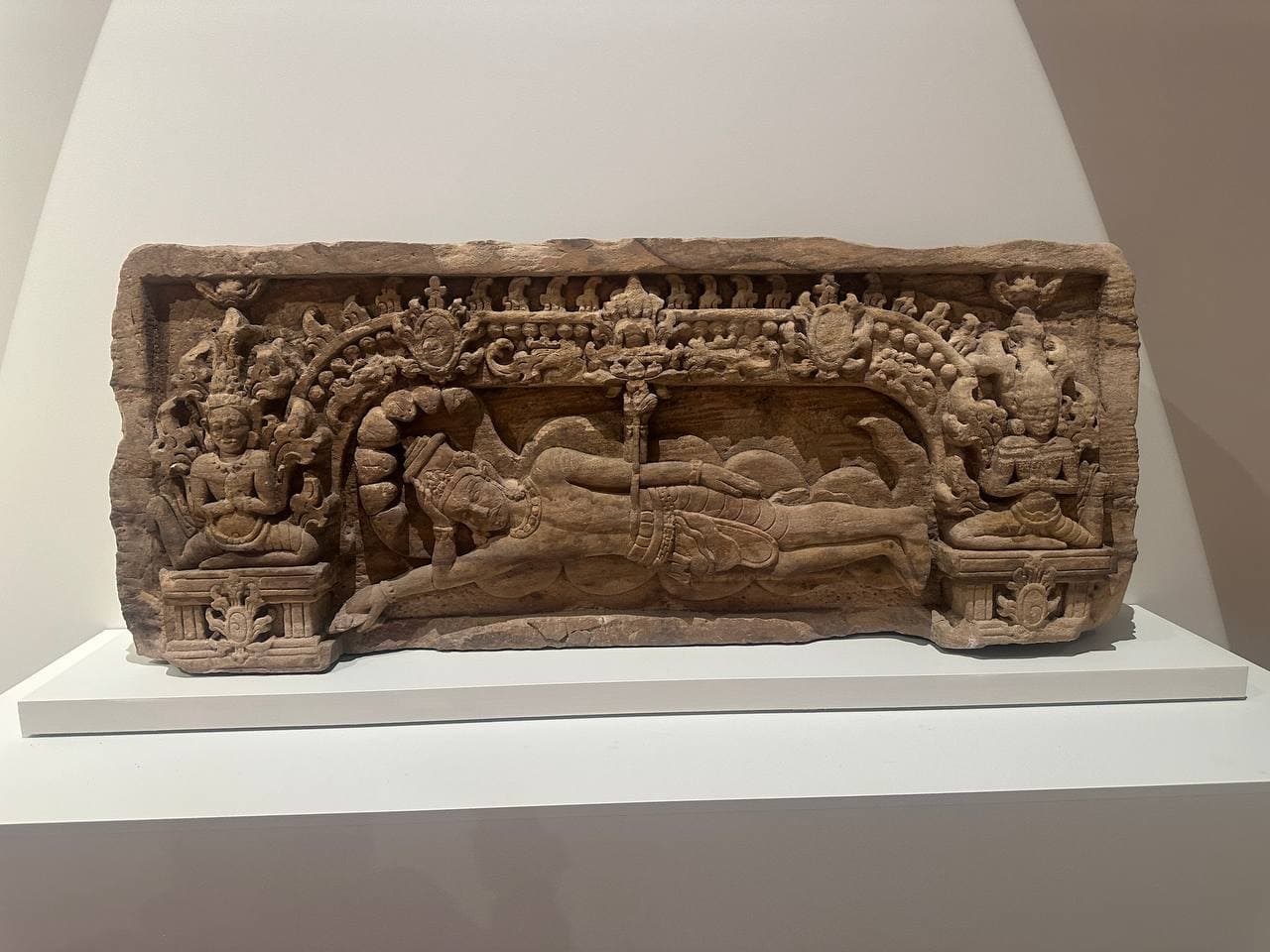 ចម្លាក់បុរាណខ្មែរចំនួន ៩ បង្ហាញខ្លួនក្នុងពិព័រណ៍អន្តរជាតិដ៏ធំមួយនៅអូស្ត្រាលី