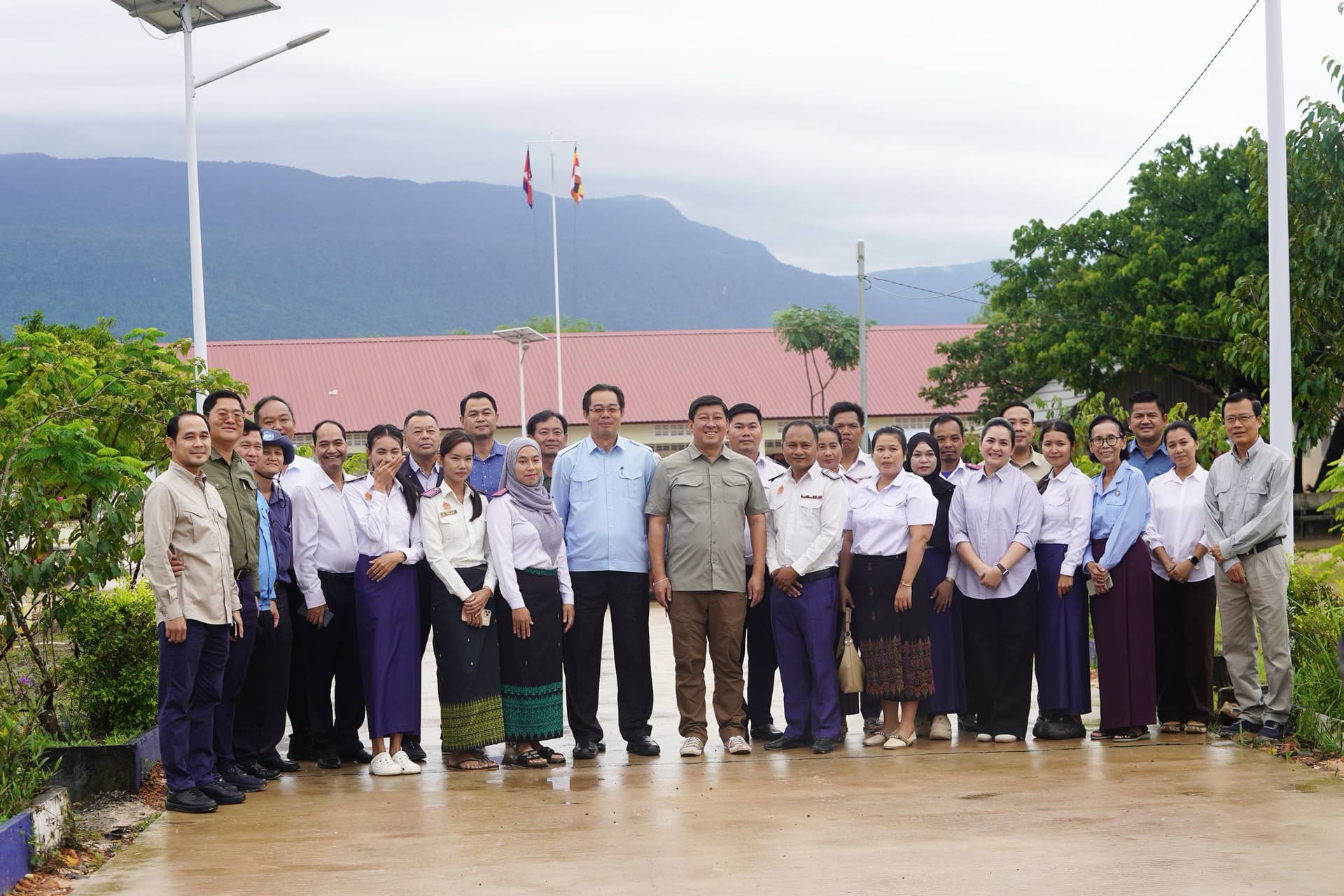 ក្រុមការងាររាជរដ្ឋាភិបាល ជំរុញការអភិវឌ្ឍវិស័យអប់រំ និងសុខាភិបាលនៅខេត្តព្រះសីហនុ