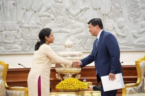 ក្រសួងរៀបចំដែនដី គ្រោងបញ្ចប់ការចែកបណ្ណកម្មសិទ្ធិដីធ្លីនៅឆ្នាំ២០២៧