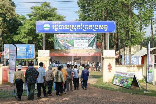 មន្រ្តីជាន់ខ្ពស់ក្រសួងការងារ៖ កុំរកការងារតាមការ “ខ្សឹបតៗគ្នា” សូមរកការងារស្របច្បាប់មានសុវត្ថិភាពសម្រាប់ខ្លួនឯង និងជួយលើកកម្ពស់សេដ្ឋកិច្ចគ្រួសារ និងសេដ្ឋកិច្ចជាតិ